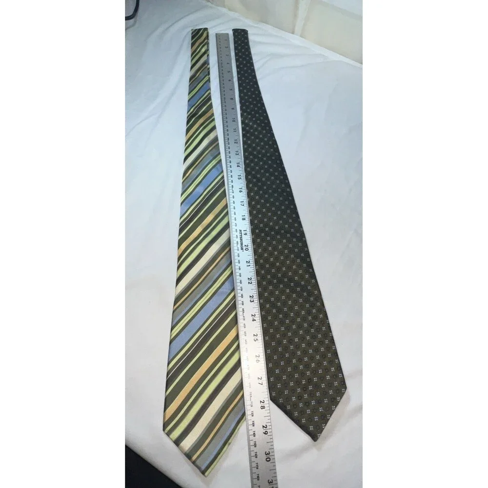 Banana Republic Neck Tie Men's One Size Striped & Geometric 100% Silk Lot of 2‎